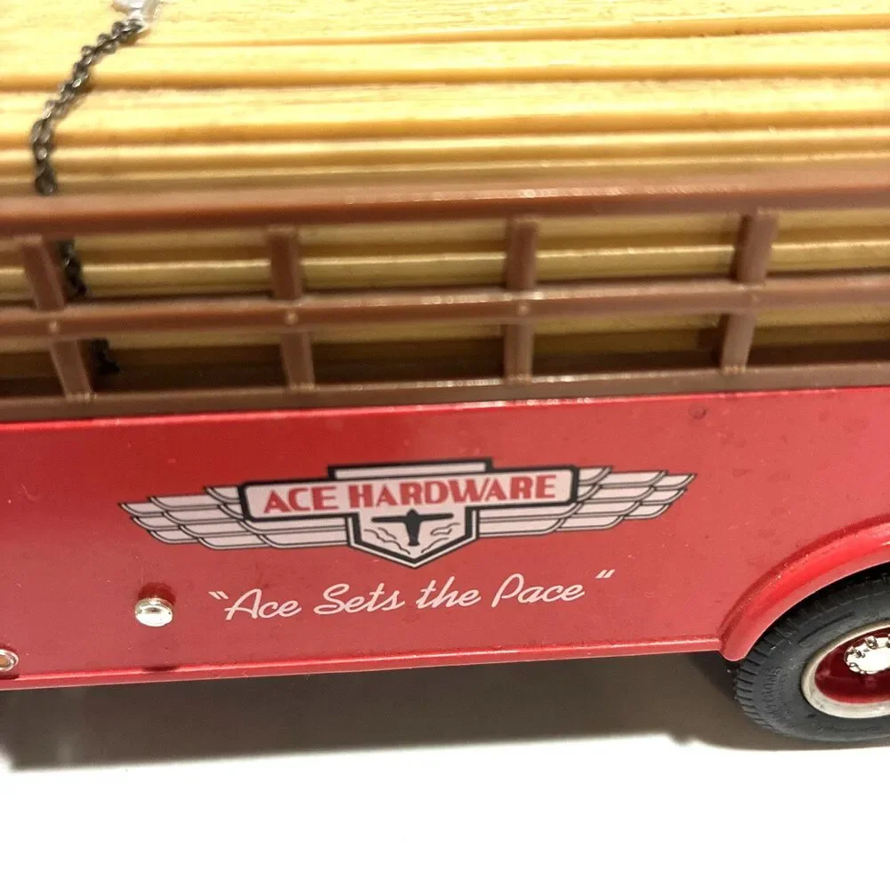 VTG 1ST Gear Ace Hardware 1953 White 3000 Stake Body with lumber 1:34 scale 1996